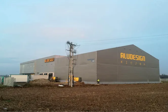 Magazyn wysokiego składowania Aludesign - udoskonalona wersja hali namiotowej wykonana w technologii Thermohall™
