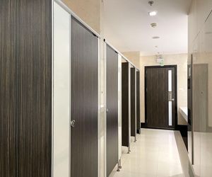 Pomieszczenia higieniczno-sanitarne w halach przemysłowych