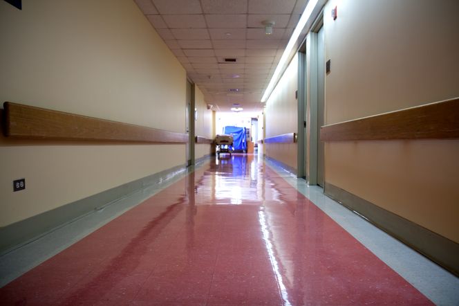 Druzgocący raport NIK. 154 dni oczekiwania na pilną wizytę