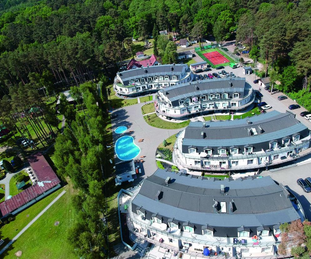 Jak zaplanować przestrzeń rekreacyjną wokół hotelu? Jaką funkcję pełni zieleń?